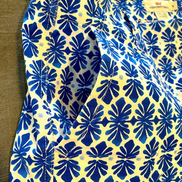 Vineyard vines shorts - Picture 3 of 4